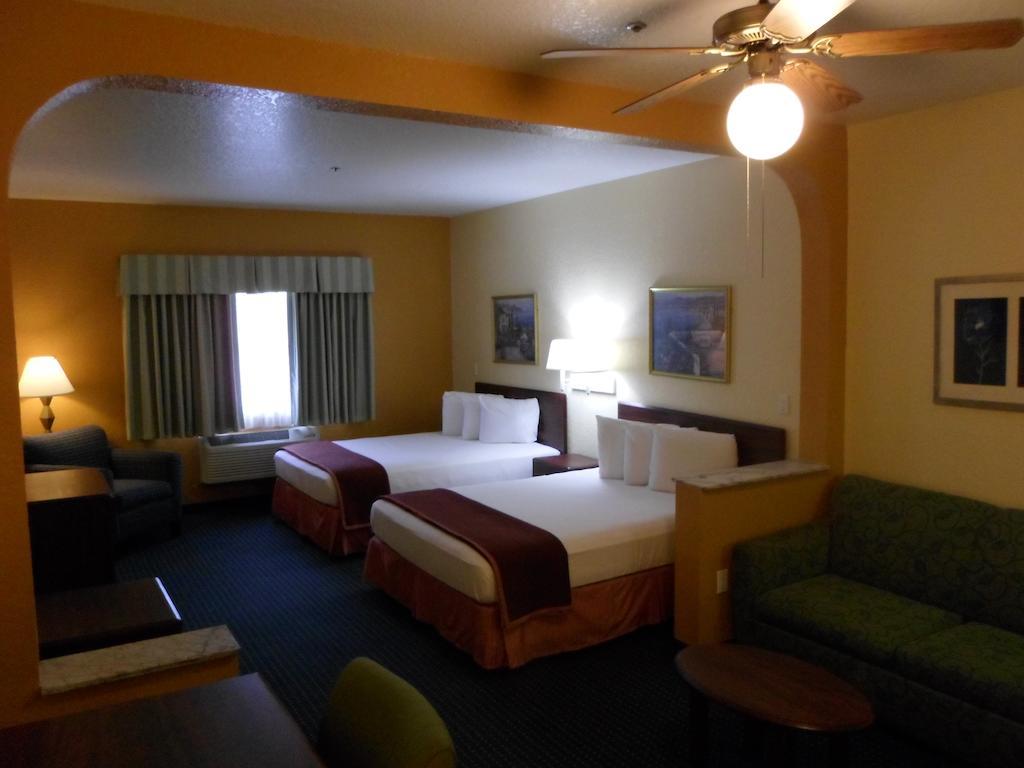 Howard Johnson By Wyndham San Antonio Hotel & Suites Esterno foto