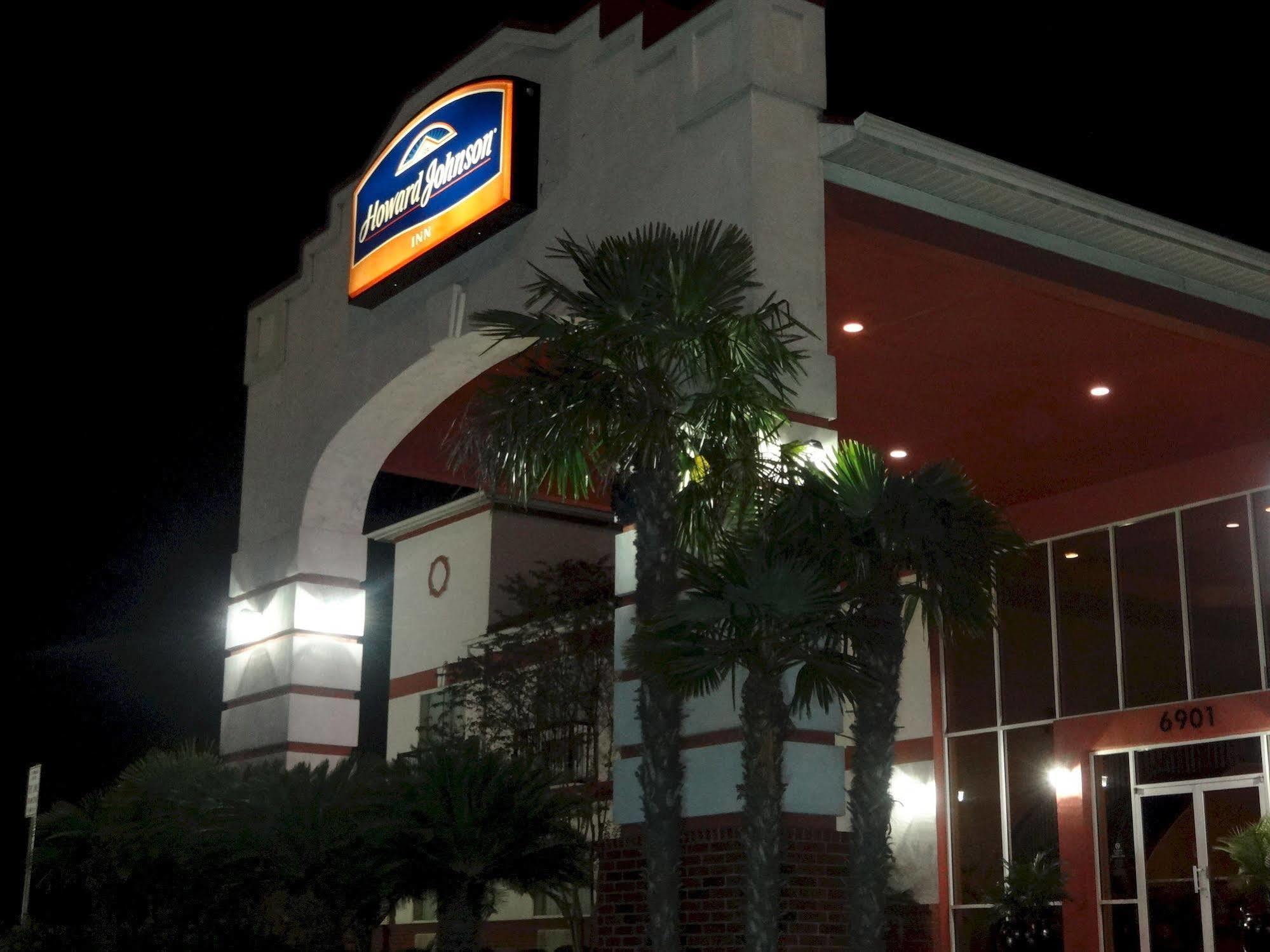 Howard Johnson By Wyndham San Antonio Hotel & Suites Esterno foto