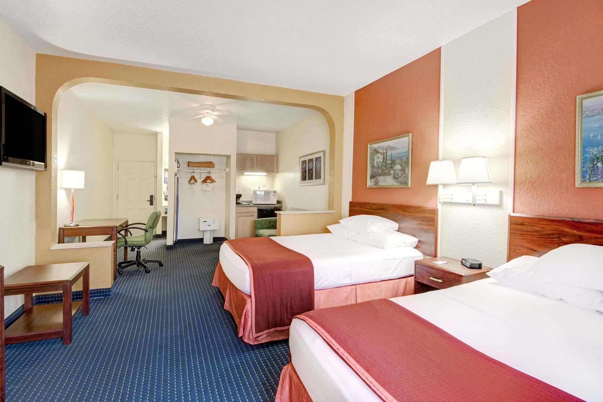 Howard Johnson By Wyndham San Antonio Hotel & Suites Esterno foto