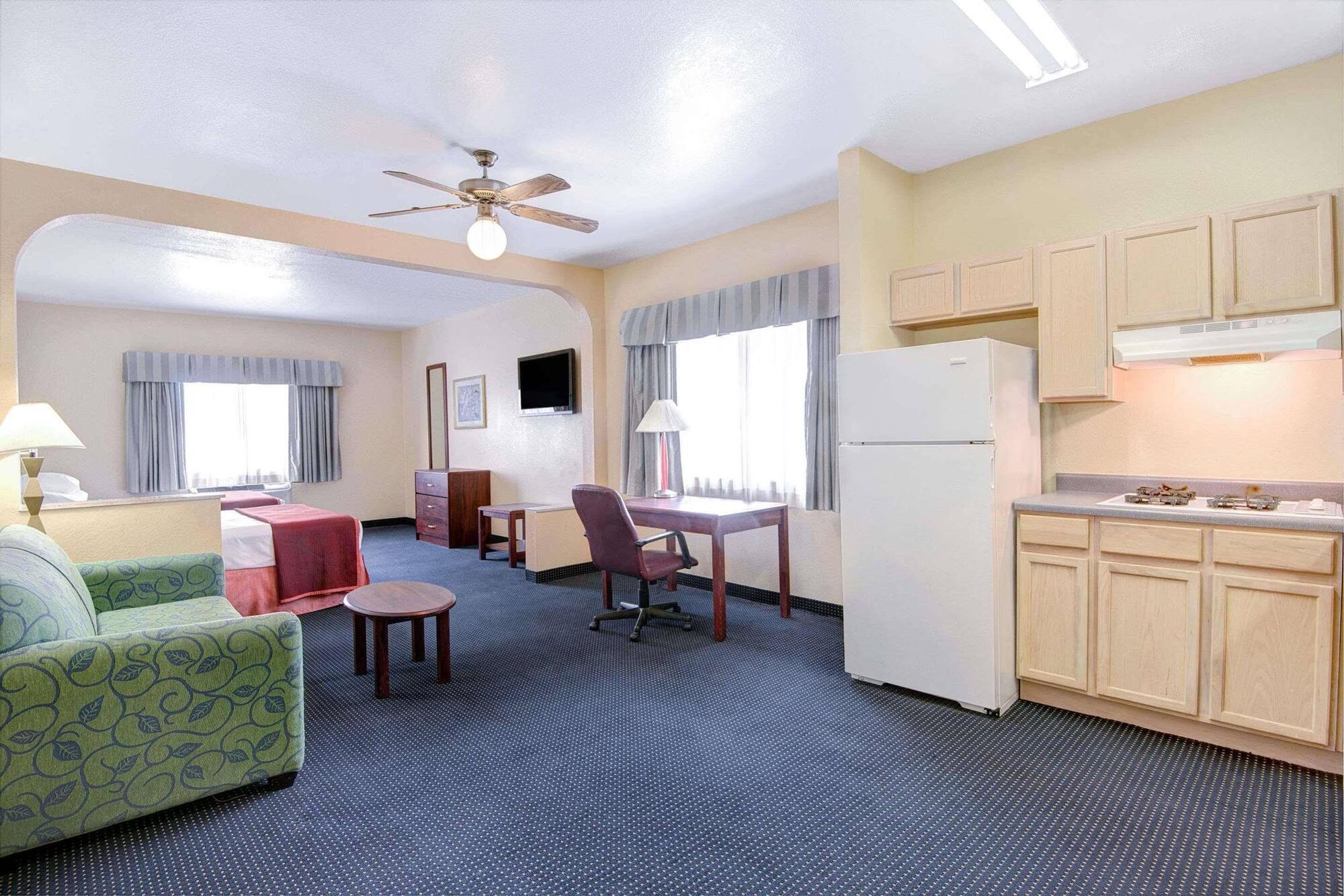 Howard Johnson By Wyndham San Antonio Hotel & Suites Esterno foto